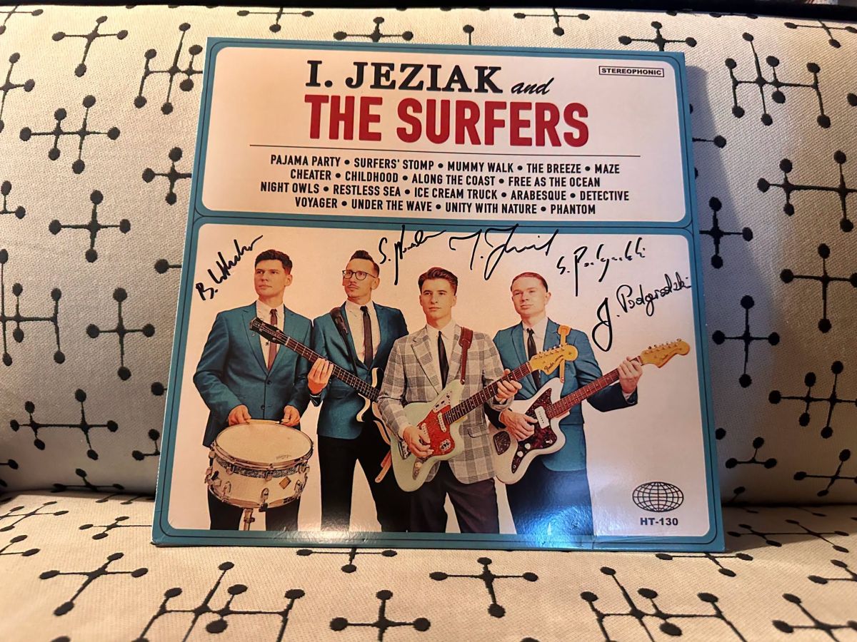Musings-IJeziakandtheSurfers1